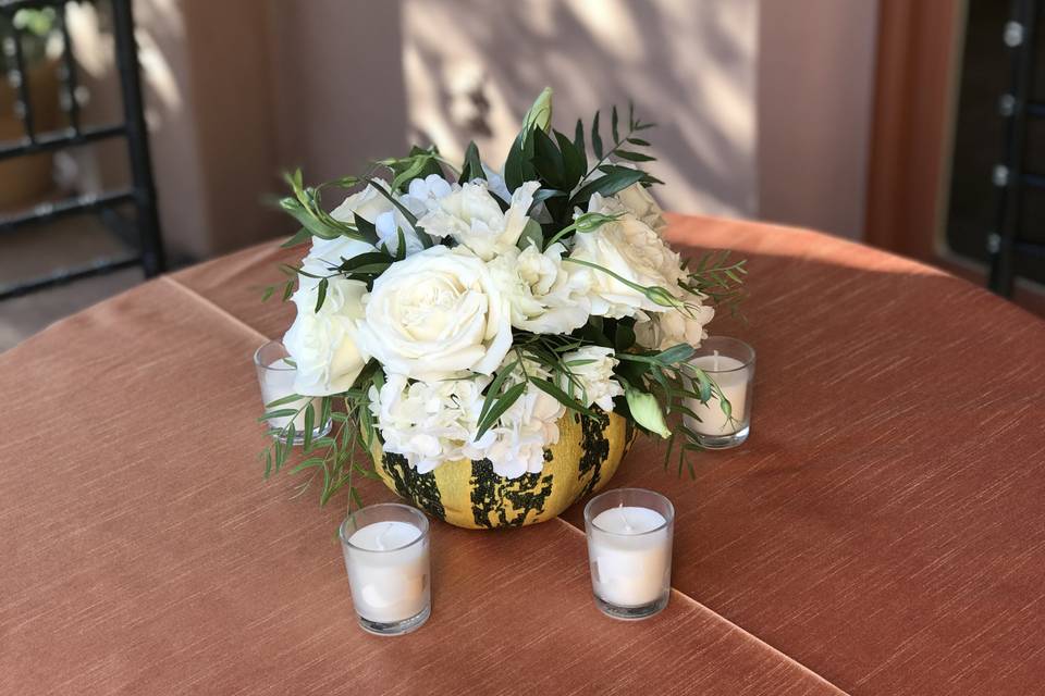 Floral table centerpiece