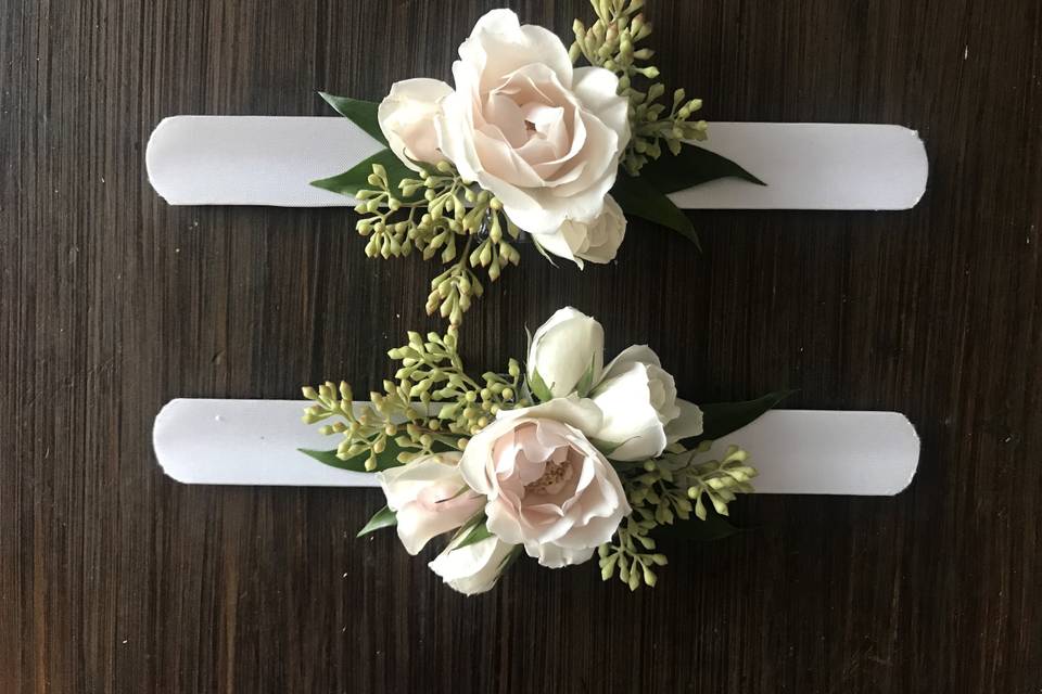 Wrist corsage