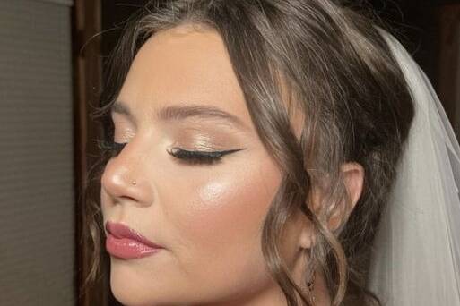 Highlighting lovely features