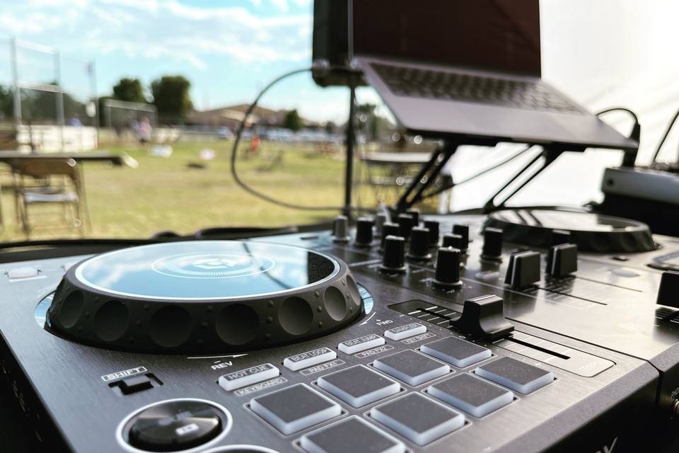 Technology - DJ controller