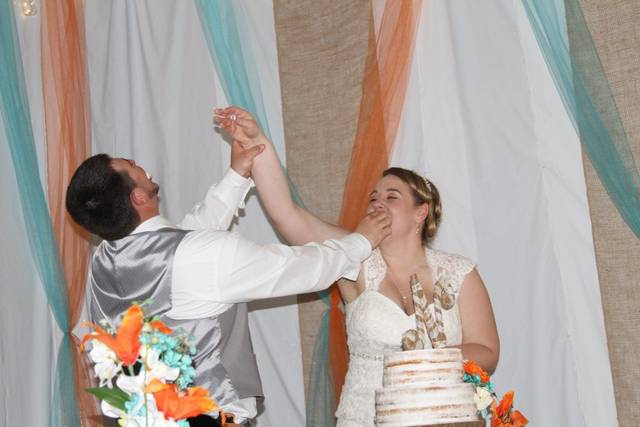 Eating of wedding cake