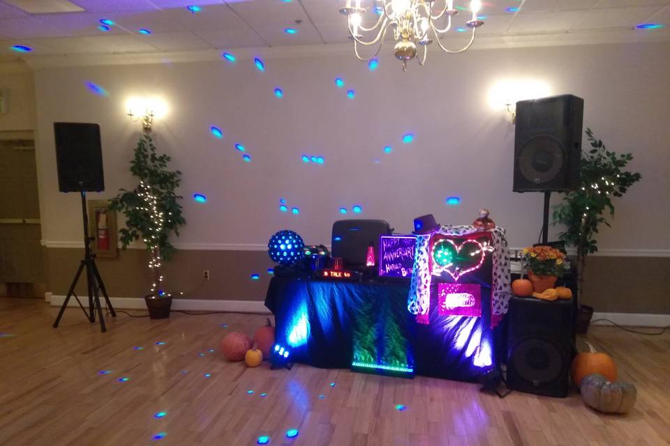 DJ Tommy's Entertainment Service & 