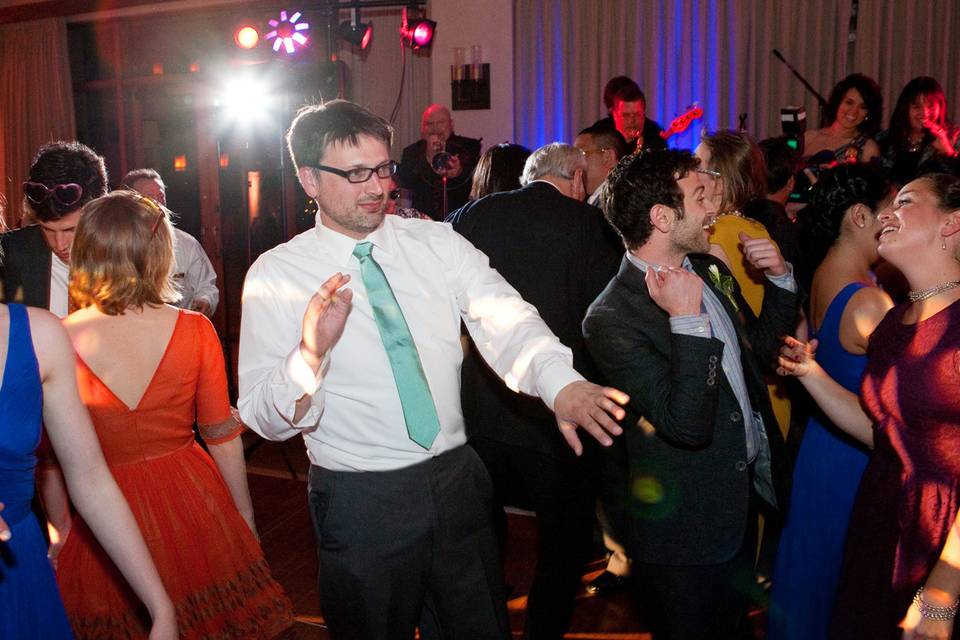 Guests dancing and grooving