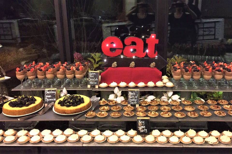 Dessert display