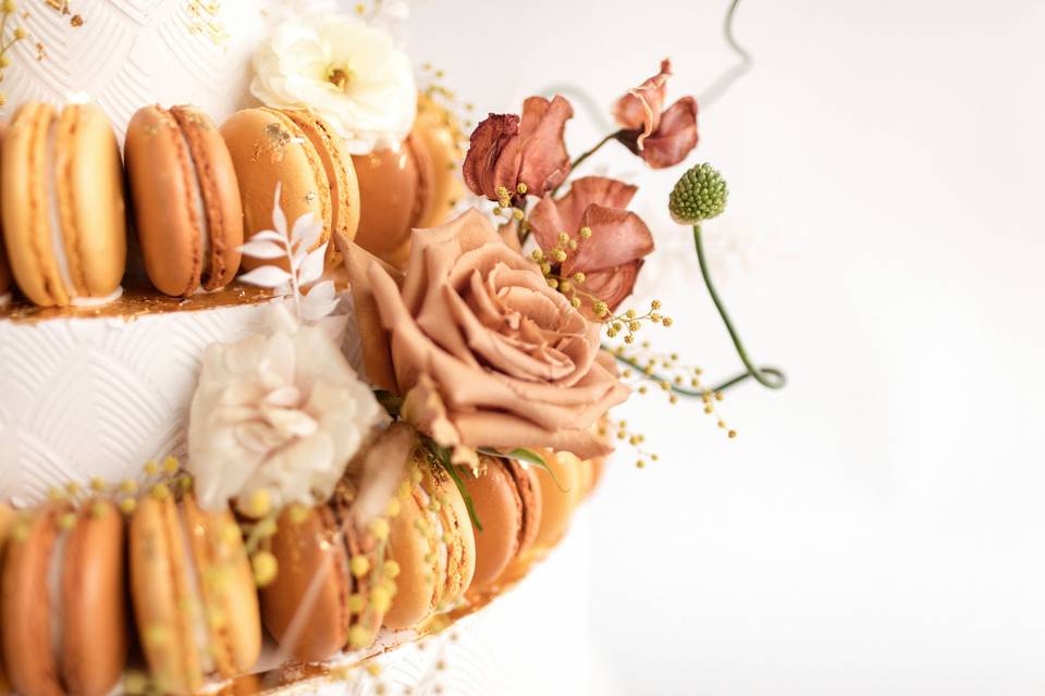 Macaron Crown Cake