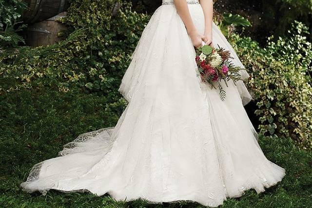 Strapless with heart neckline