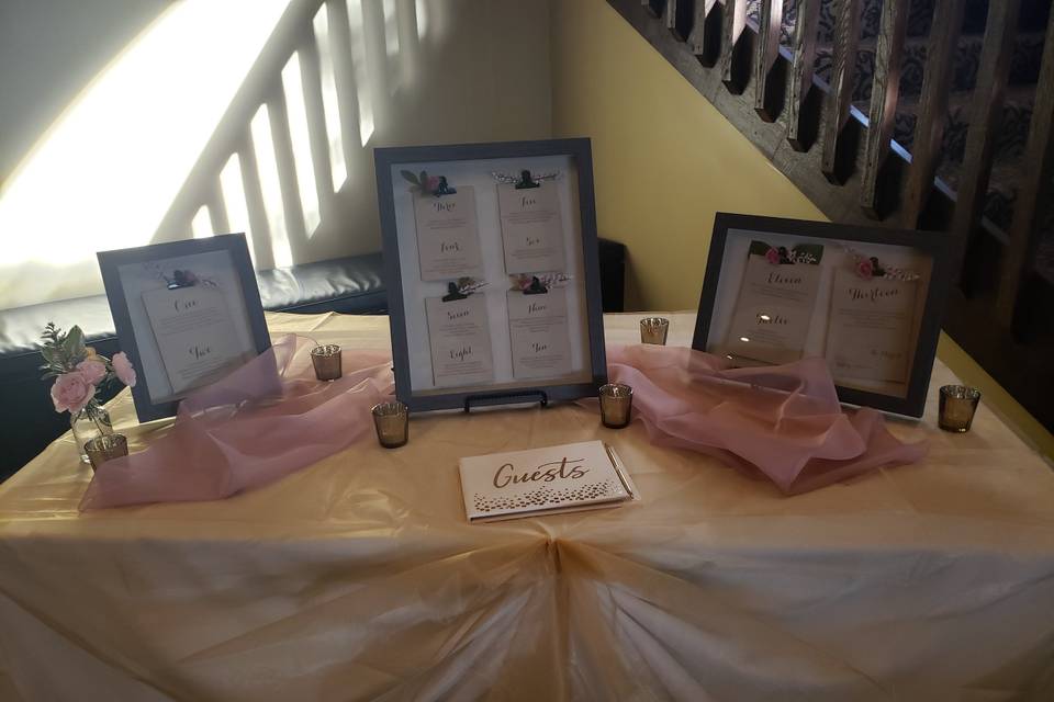 Guest book table