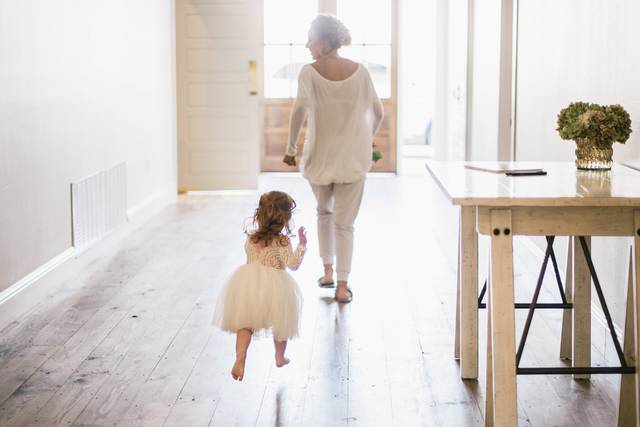 A little chase before...