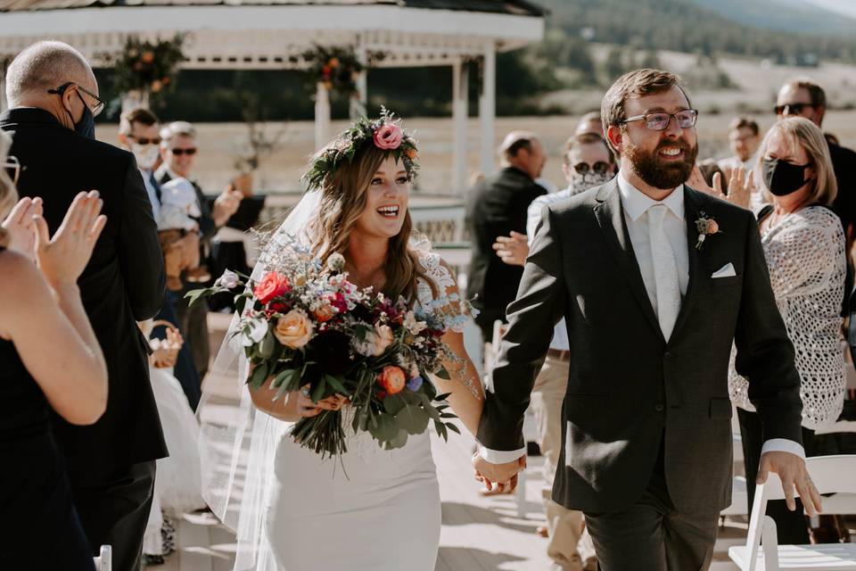 Wildflower bouquet & crown