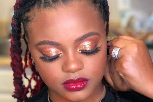 Red lip and lashes
