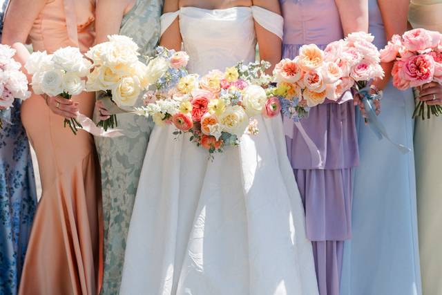 Monofloral Bridesmaids Bouquet