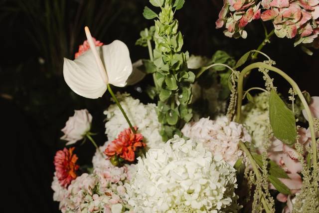 Modern Floral Arrangement