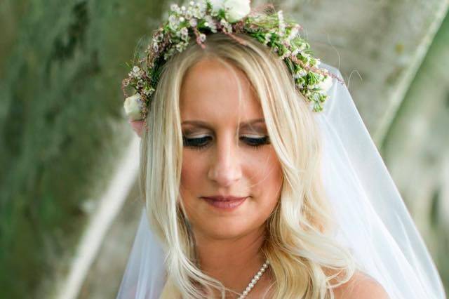 Flower crown and veil