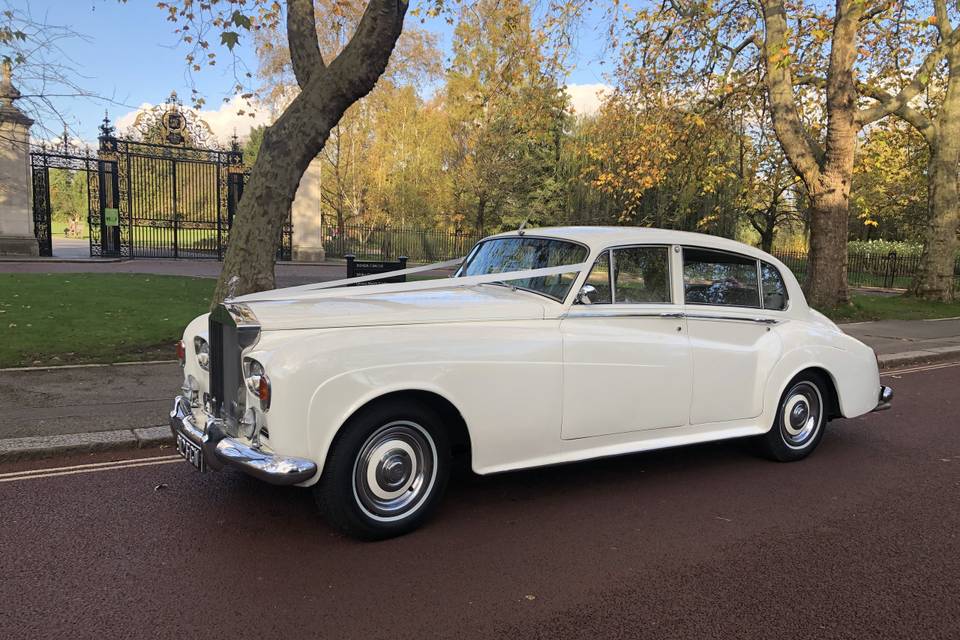 Silver Cloud Rolls Royce