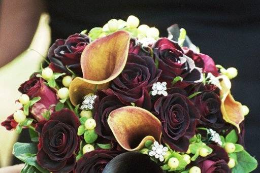 Black Calla Lilies, Rustic orange Calla Lilies, Black Baccarat Roses, Hypericum Berries