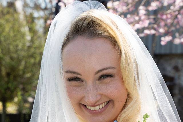 Intimate newlywed close-up por