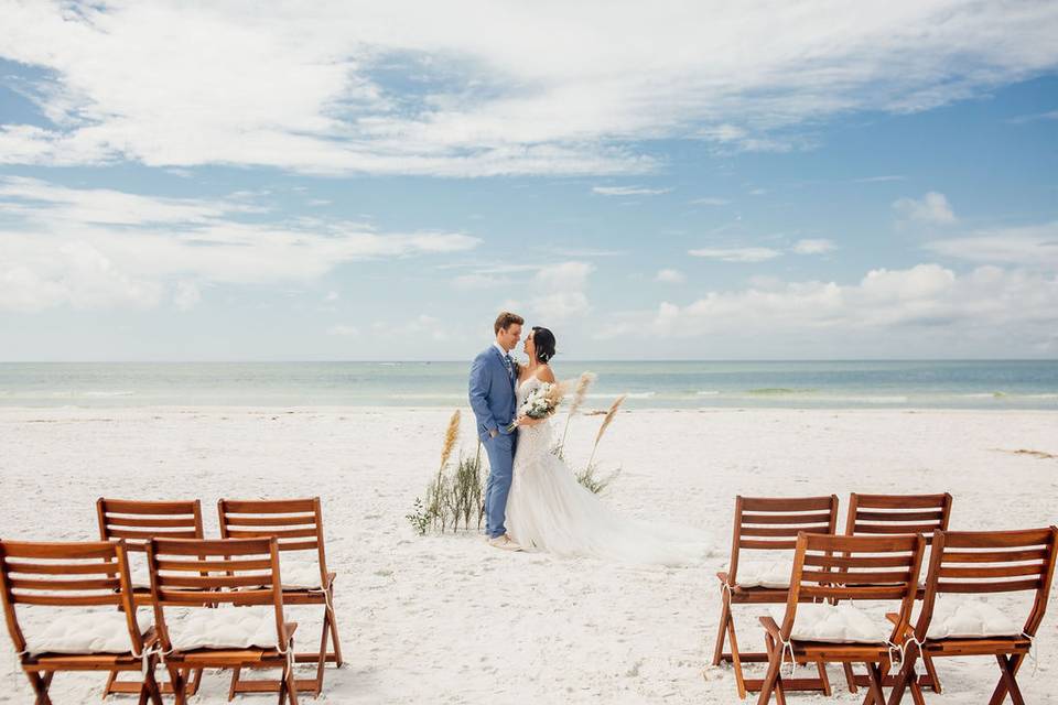 Micro wedding on the beach