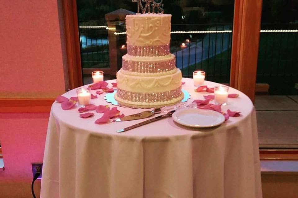 Tiered wedding cake (BC)