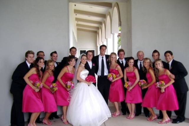 A group photo with the newly weds