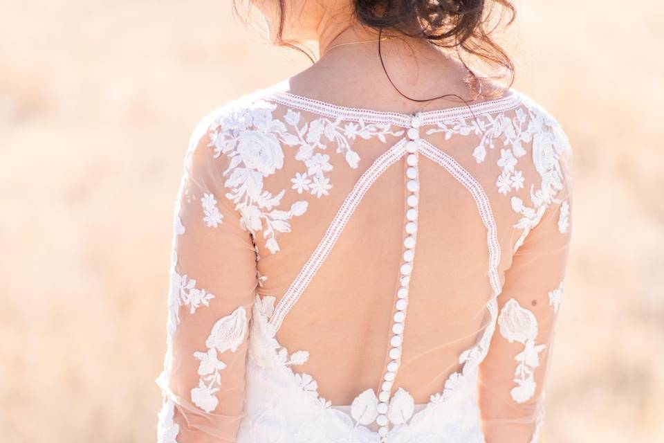 Back of lace wedding dress