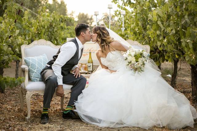 The couple's kiss