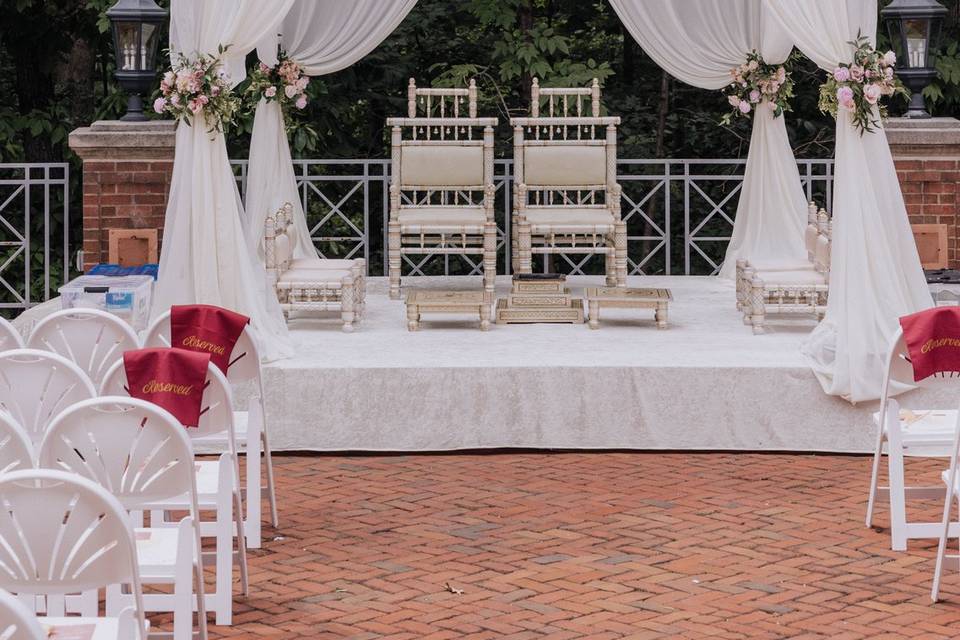 #White #blush #mandap