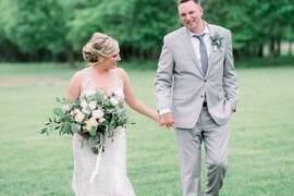 Outdoor bride & groom
