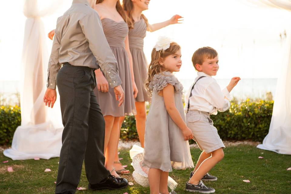 Smallest wedding party members - The Bliss Creative