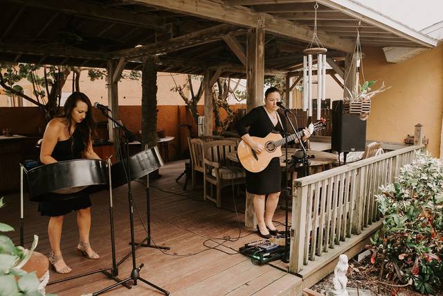 Beach wedding cocktail hr duo