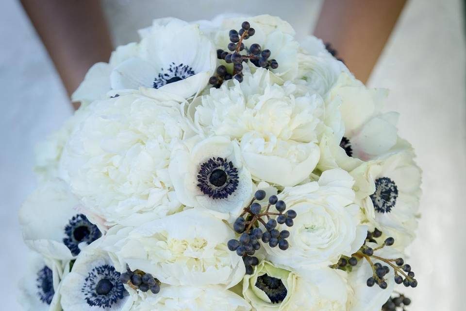 Black and white bouquet