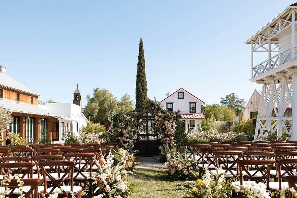 Tavern Lawn Ceremony
