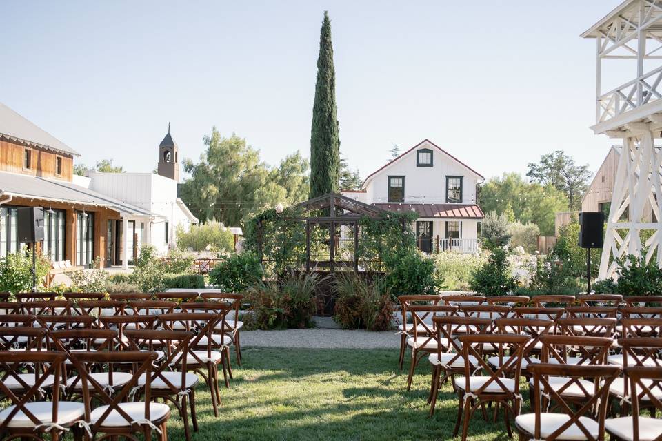 Tavern Lawn Ceremony