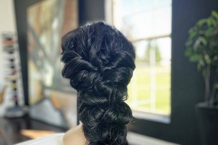 Glamorous wedding hair