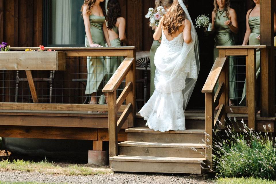 Before the ceremony girl time
