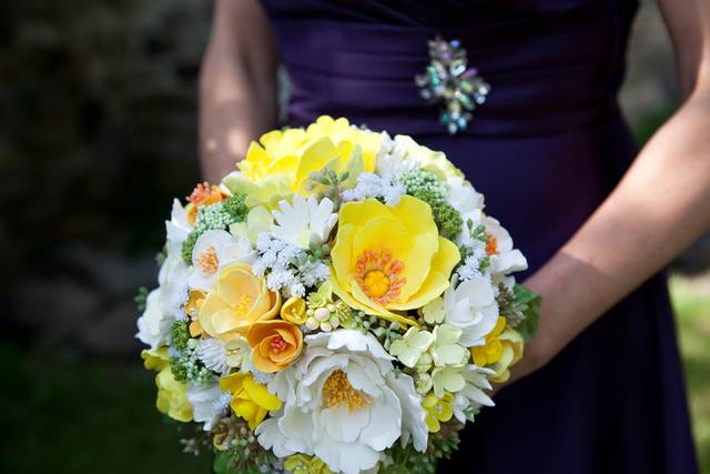 Yellow bridesmaid bouquet