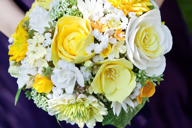 Yellow bridesmaid bouquet
