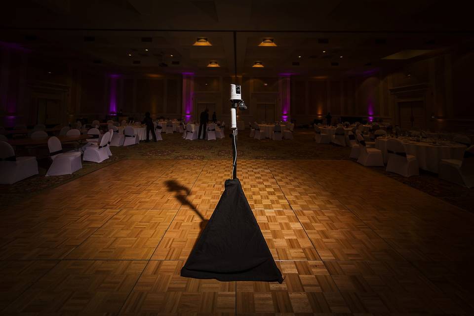 Our VIDI system blends into the background so that you are the highlight at your own wedding.