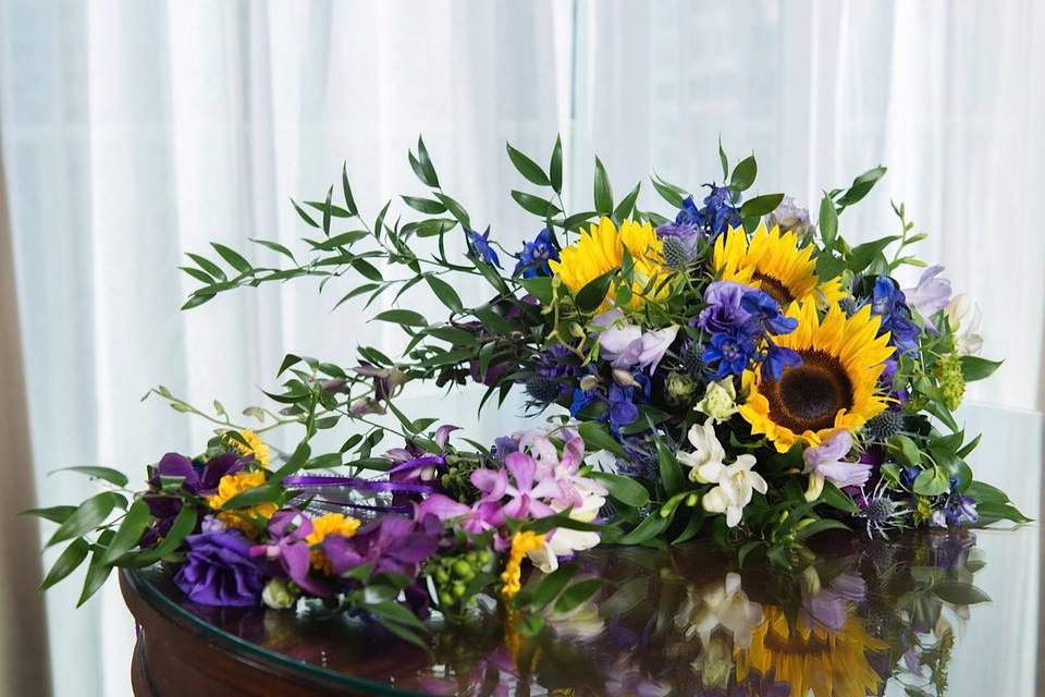 Bride’s bouquet and crown