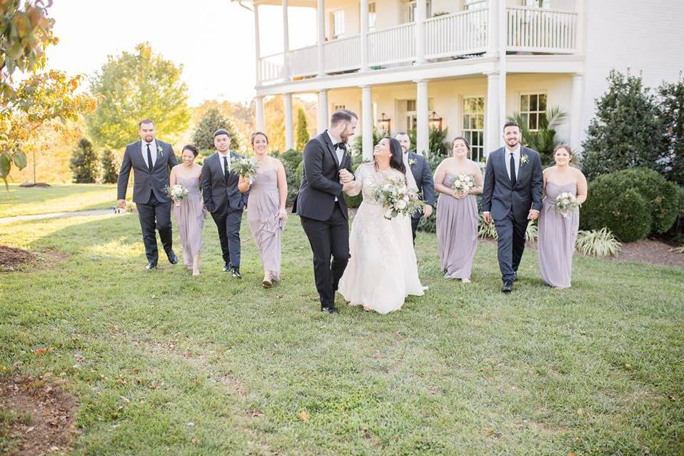 Couple's with bridesmaids and groomsmen