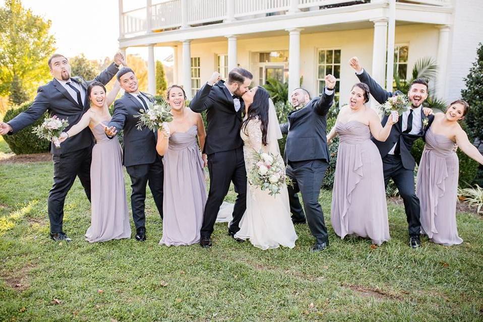 Couple's with bridesmaids and groomsmen