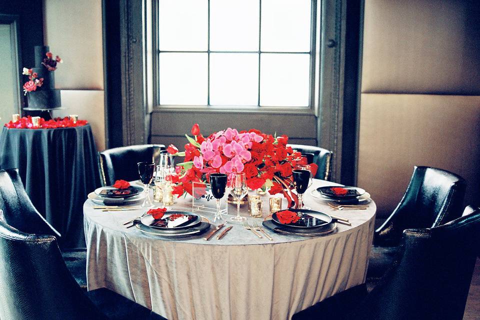 Table setting by the window