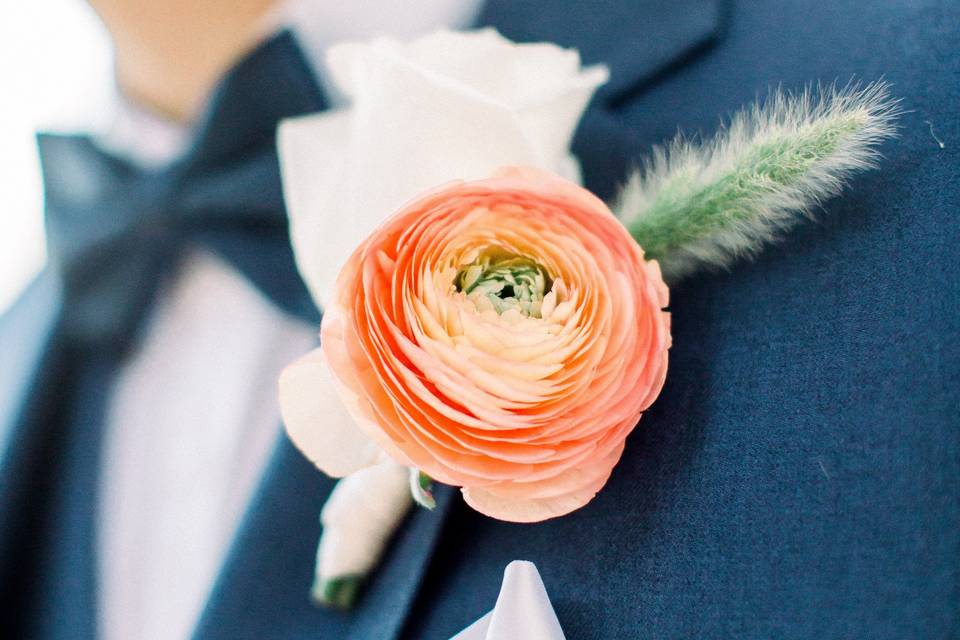 Super cute boutonniere