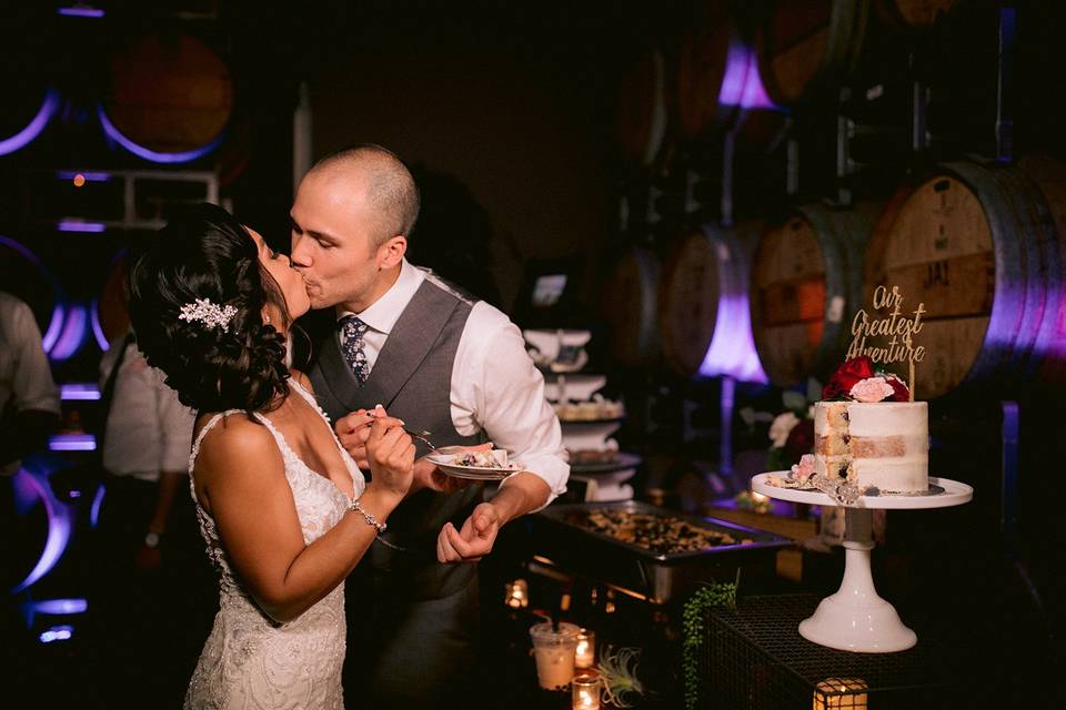 Cake cutting kiss