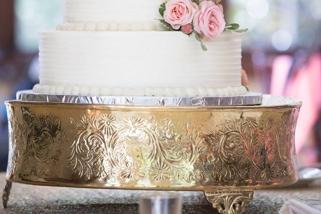 Elegant wedding cake