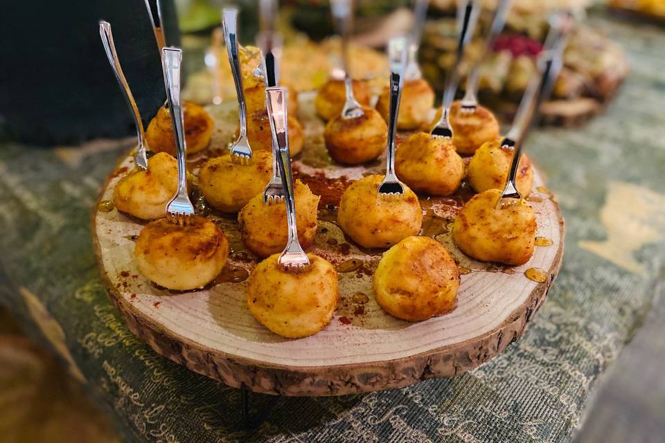 Goat cheese and honey fritters