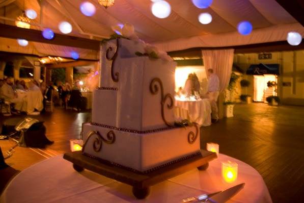 Cake with view of Globe lights