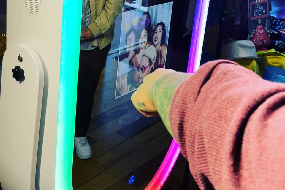 Magic Mirror Photobooth