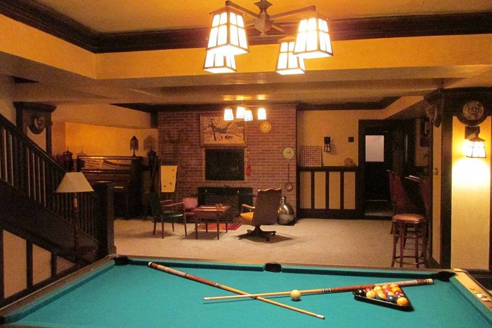 Pool table