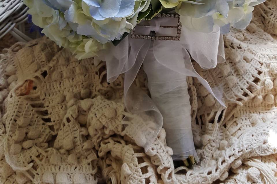 Blue Hydrangea with White Rose