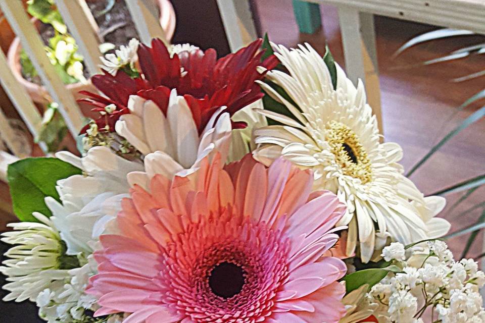 Gerbera Clutch Bouquet